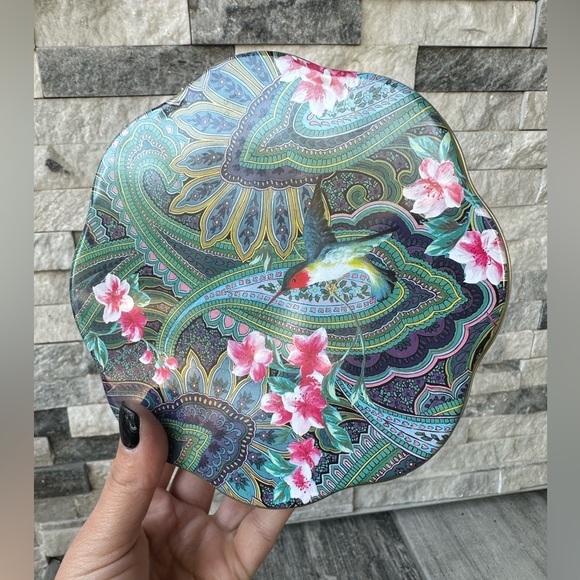 Vintage Hummingbird  Floral Cookies Biscuit Tin Box Collectible Metalware - Picture 3 of 9